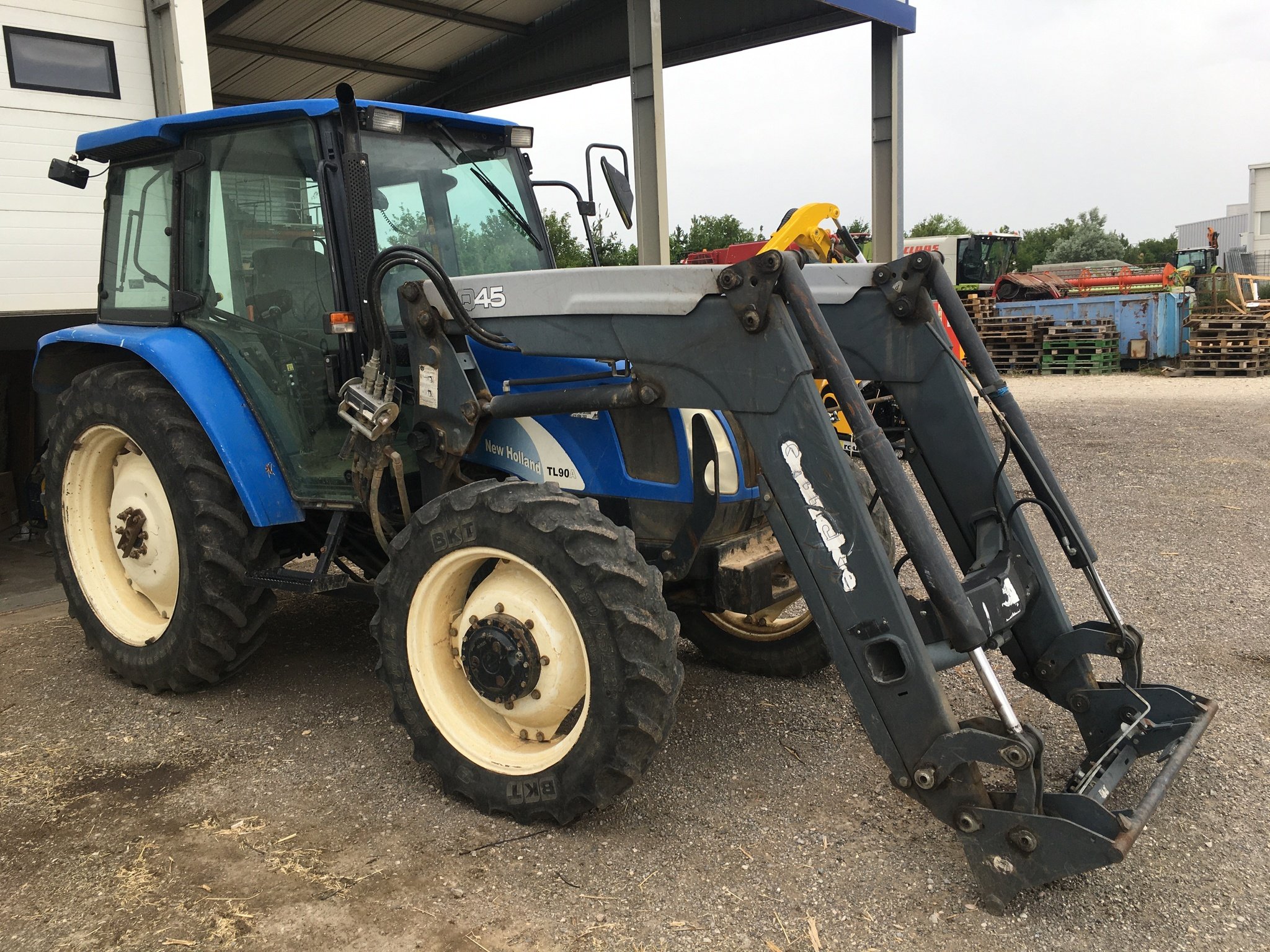 Tracteur agricole New Holland TL90 A - 1