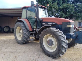 Tracteur agricole New Holland M100 - 1
