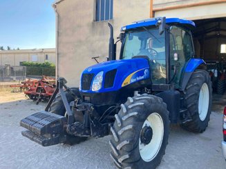 Tracteur agricole New Holland TS135A . - 10