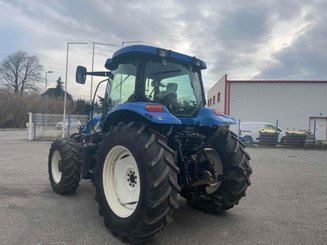 Tracteur agricole New Holland TS135A . - 5